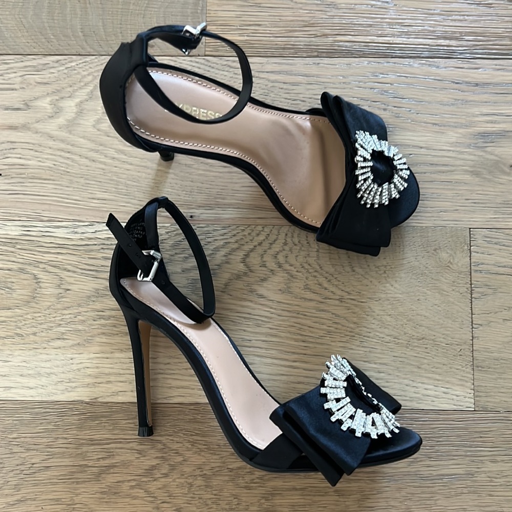 Express Rhinestone Embellished Bow High Heeled Sandals size 6